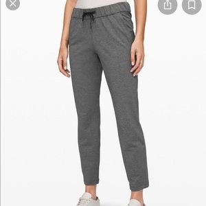 Lululemon on the fly 7/8 pants